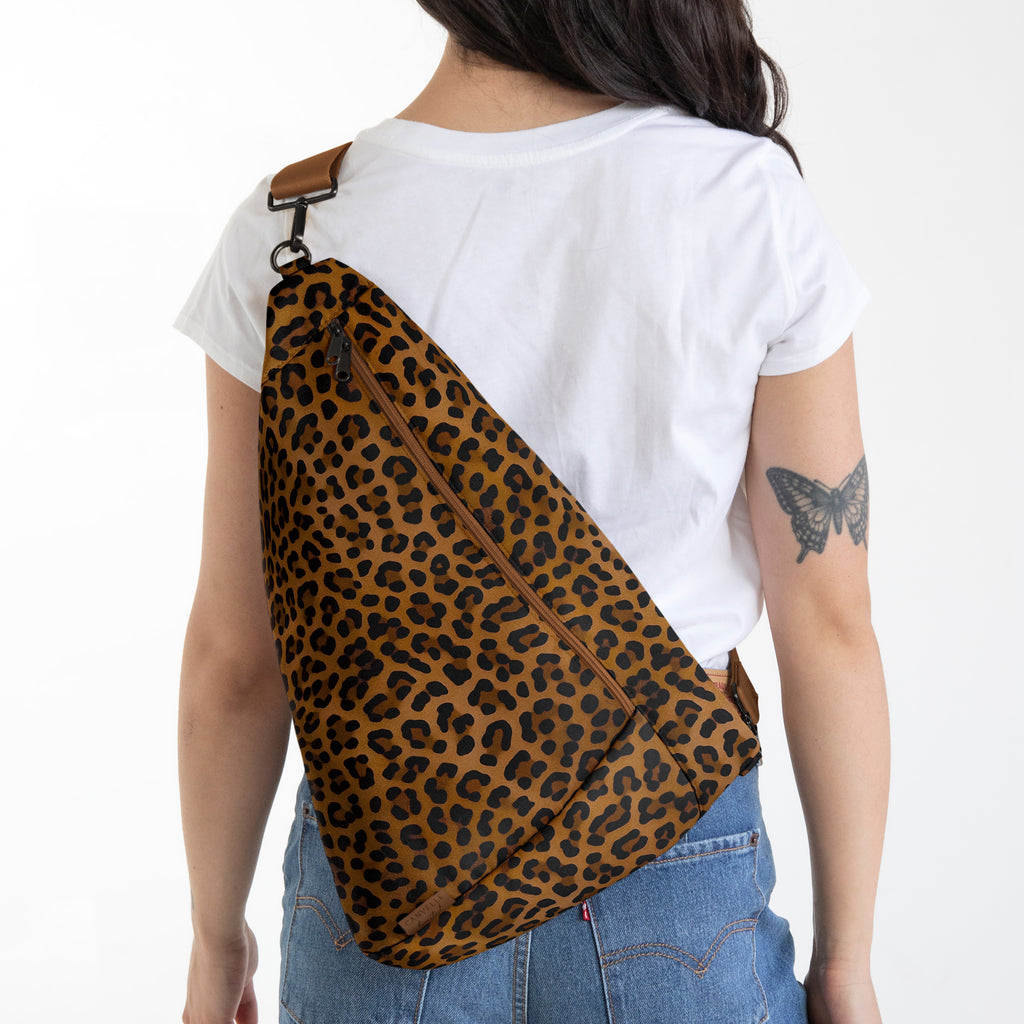Contour Sling Bag