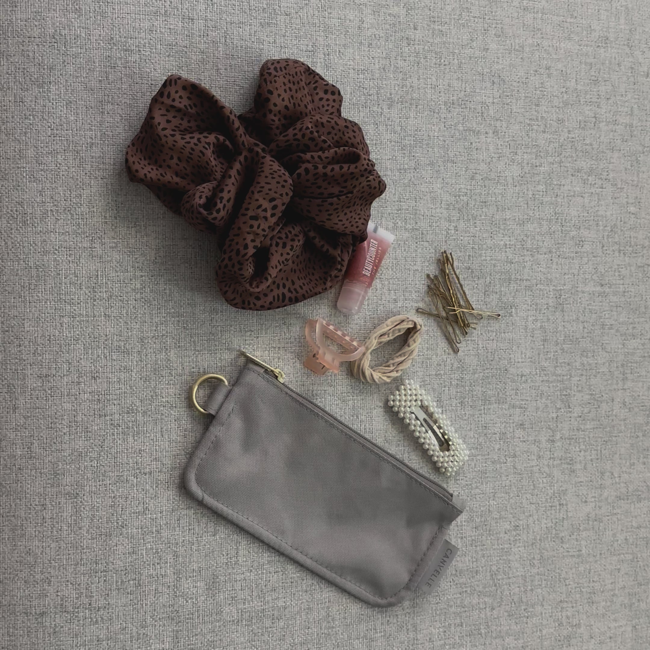 Small flat online pouch