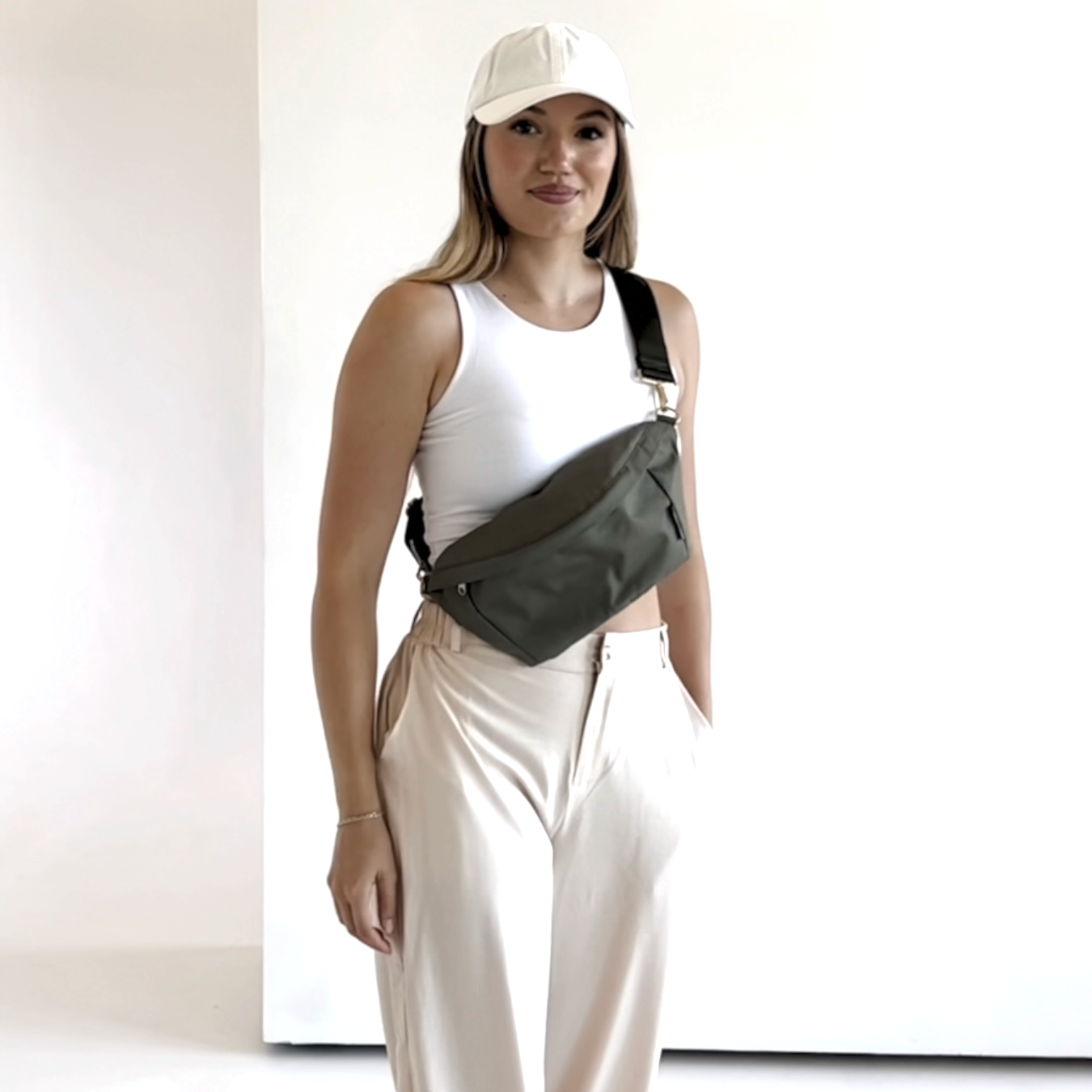 Black Fanny Pack Machine Washable Perfect for Everyday Use Canvelle